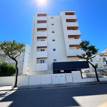 Beach Palace With Small Swimming Pool, Private Beach, Parking Jesolo Extérieur photo