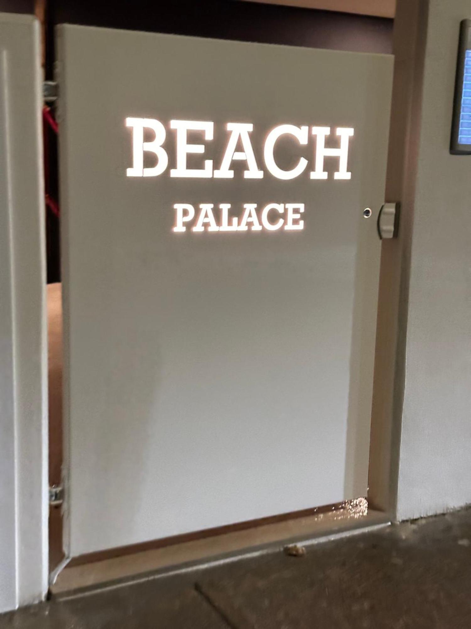 Beach Palace With Small Swimming Pool, Private Beach, Parking Jesolo Extérieur photo