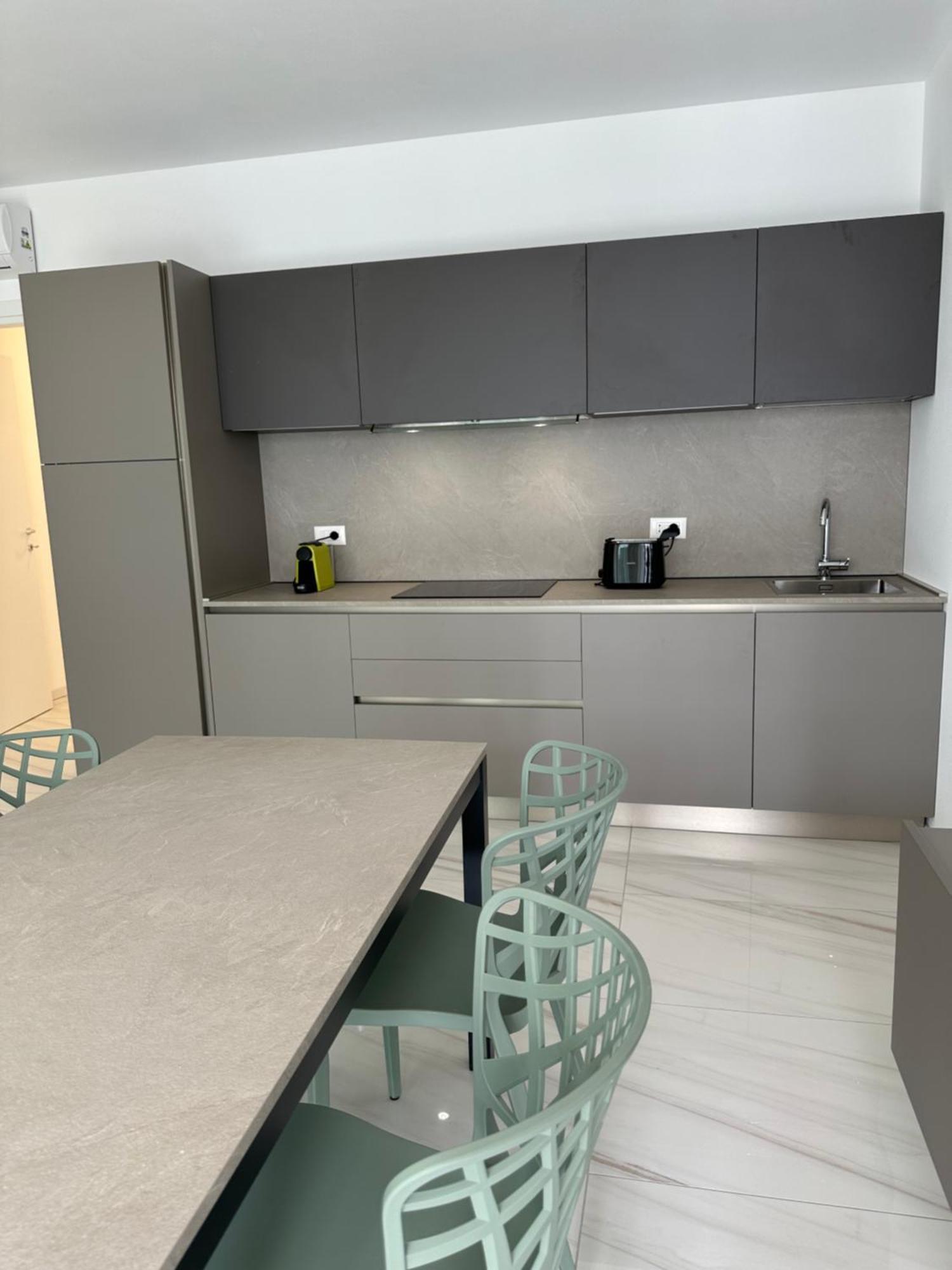 Beach Palace With Small Swimming Pool, Private Beach, Parking Jesolo Extérieur photo