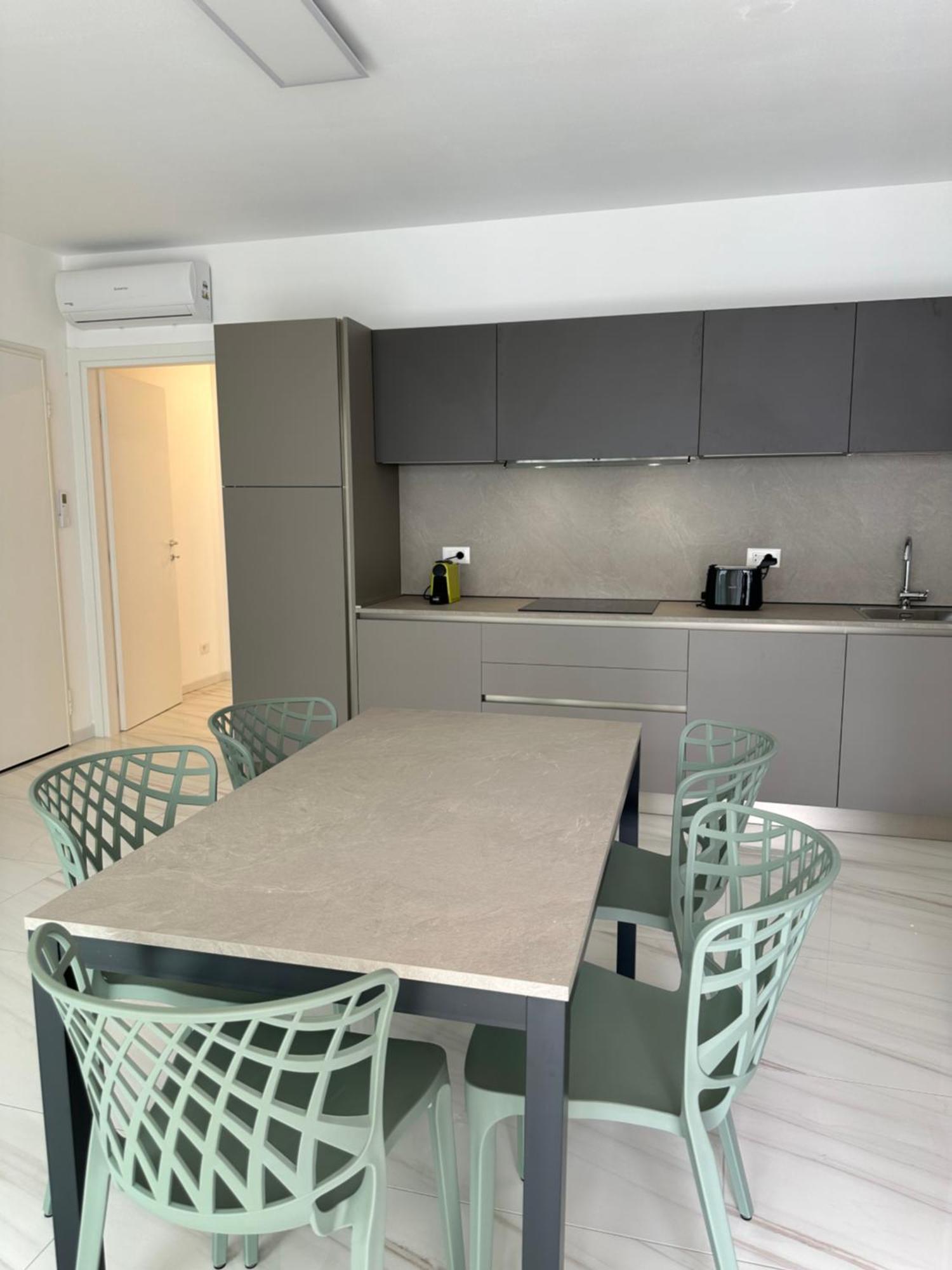 Beach Palace With Small Swimming Pool, Private Beach, Parking Jesolo Extérieur photo