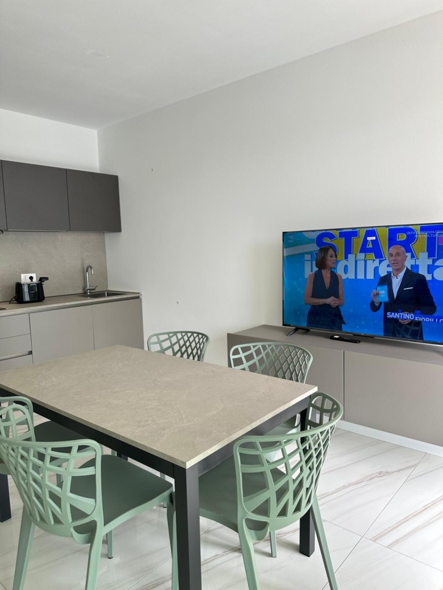Beach Palace With Small Swimming Pool, Private Beach, Parking Jesolo Extérieur photo