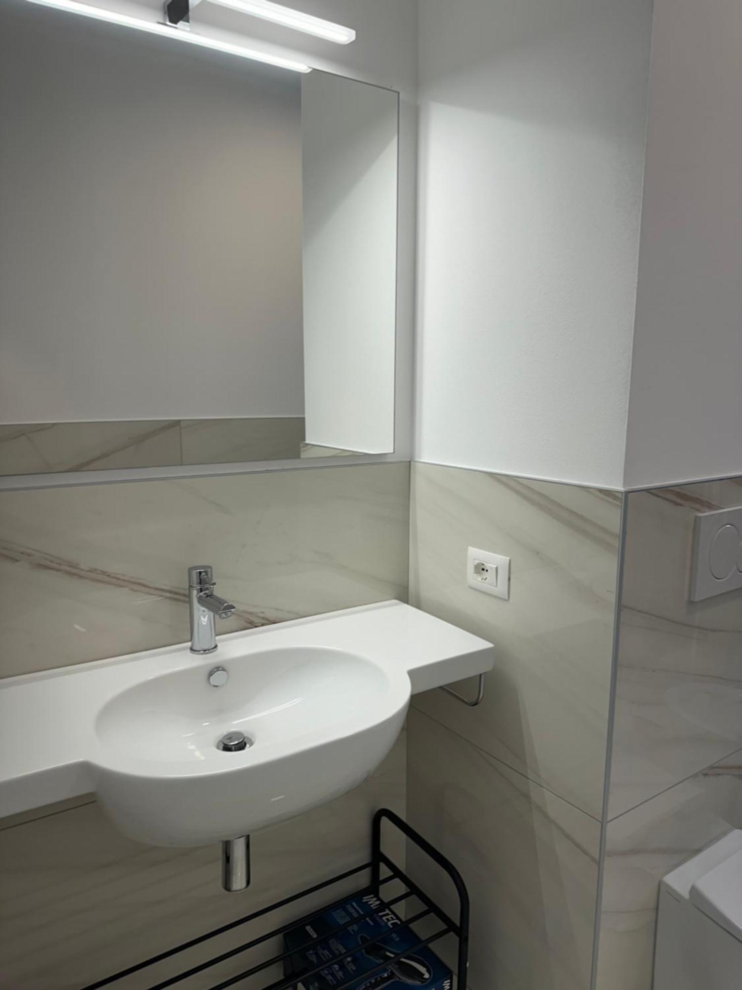 Beach Palace With Small Swimming Pool, Private Beach, Parking Jesolo Extérieur photo