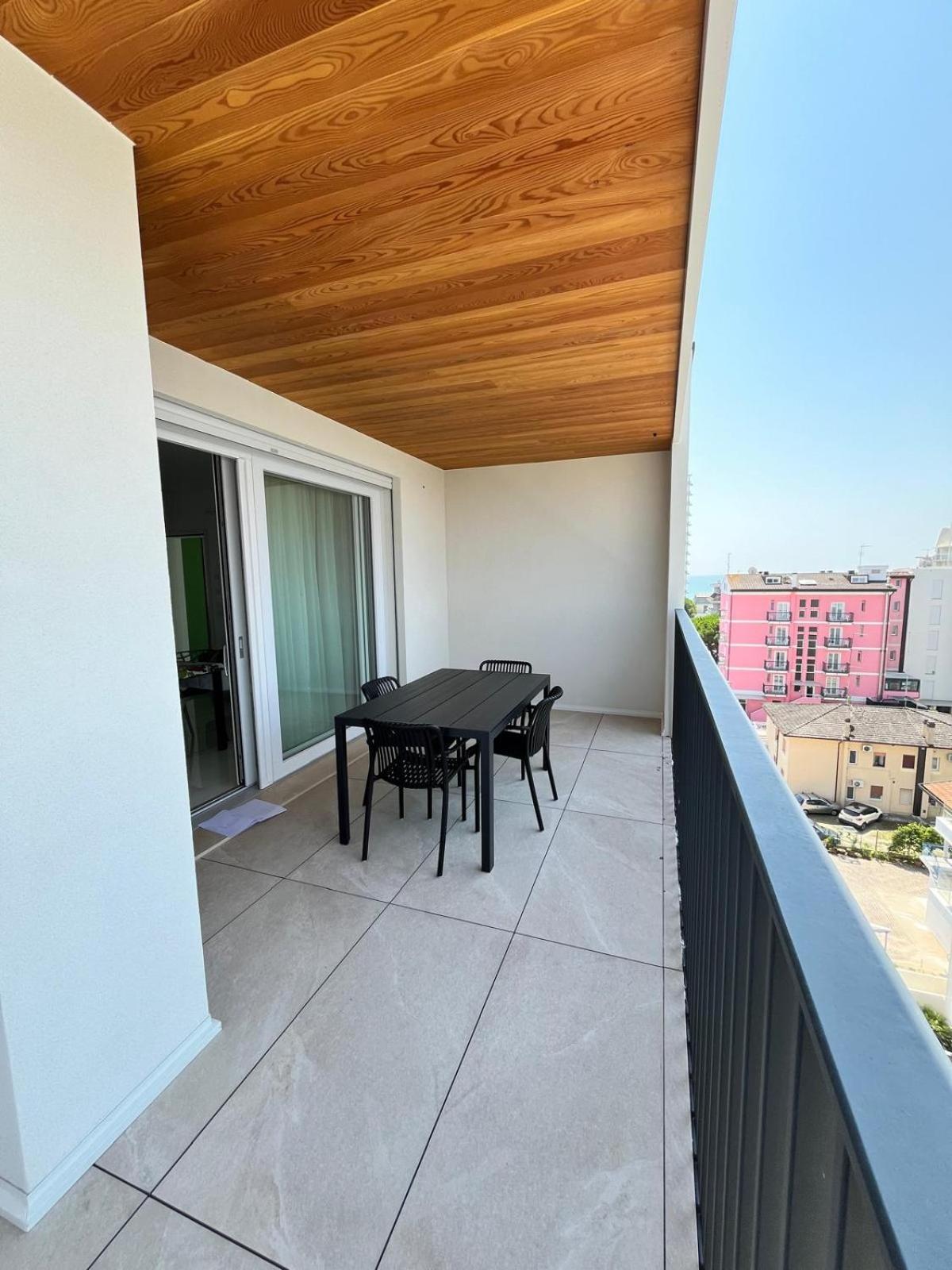 Beach Palace With Small Swimming Pool, Private Beach, Parking Jesolo Extérieur photo