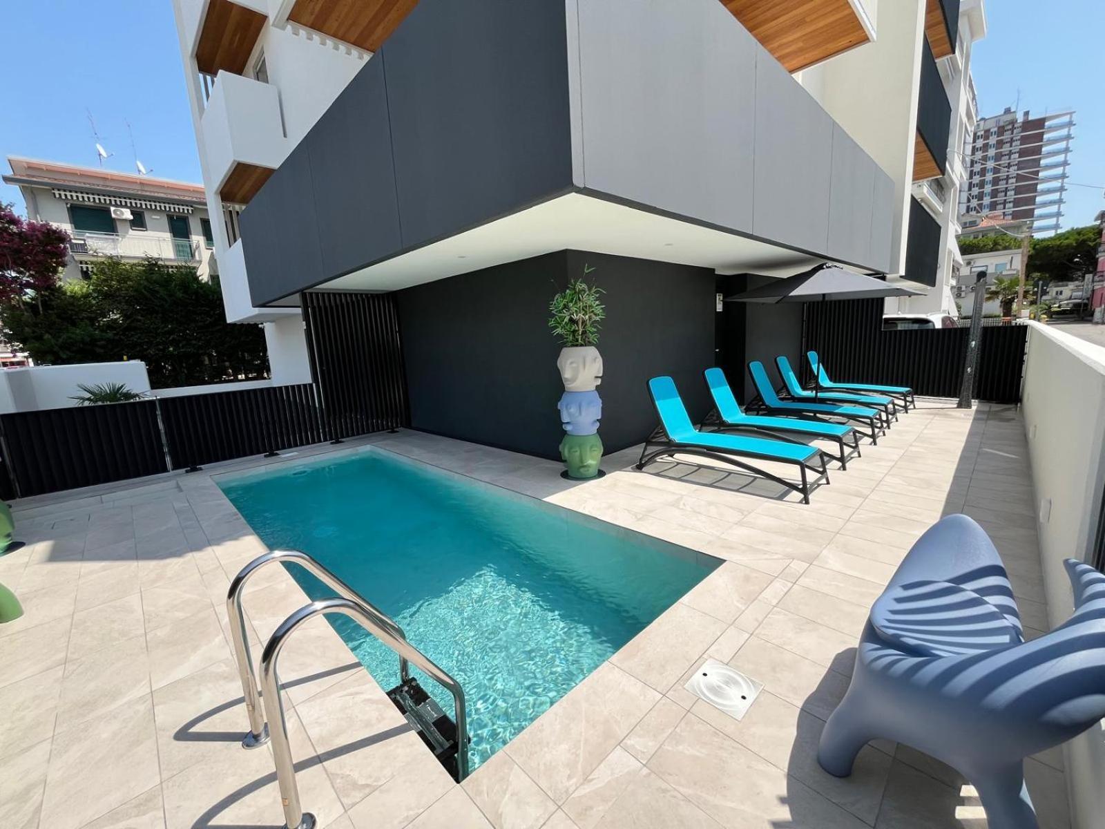 Beach Palace With Small Swimming Pool, Private Beach, Parking Jesolo Extérieur photo