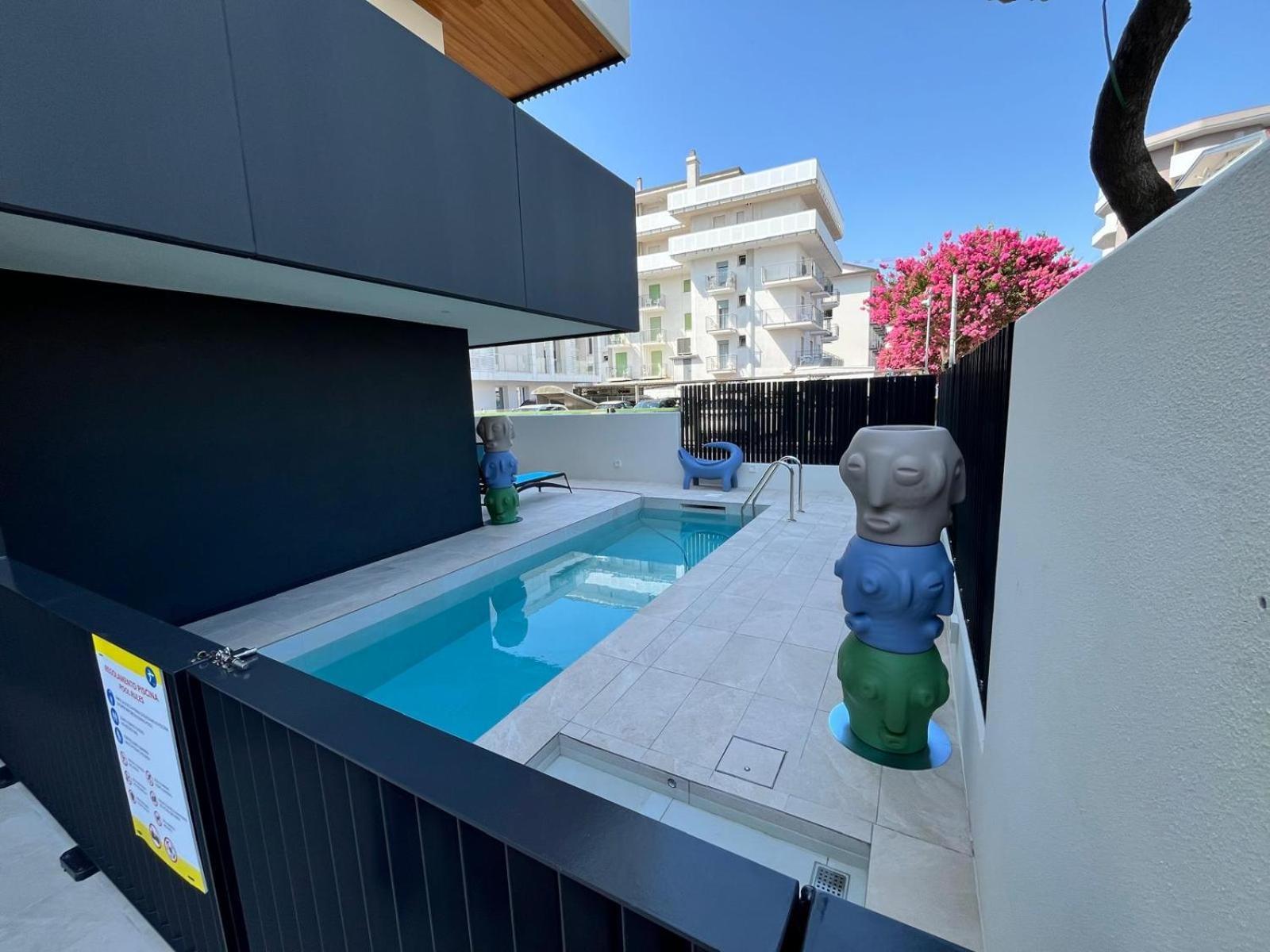 Beach Palace With Small Swimming Pool, Private Beach, Parking Jesolo Extérieur photo