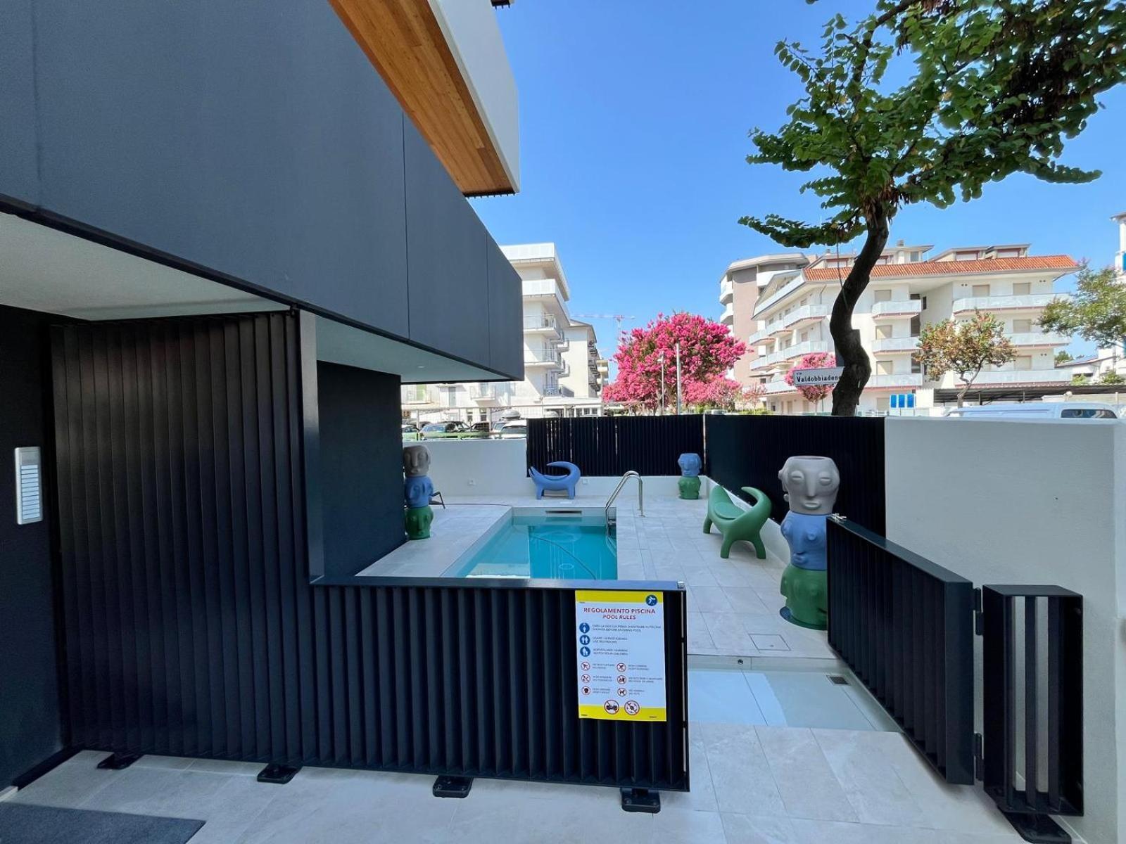Beach Palace With Small Swimming Pool, Private Beach, Parking Jesolo Extérieur photo