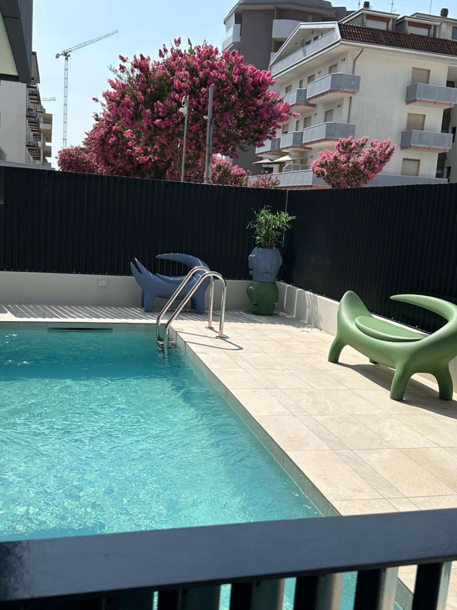 Beach Palace With Small Swimming Pool, Private Beach, Parking Jesolo Extérieur photo
