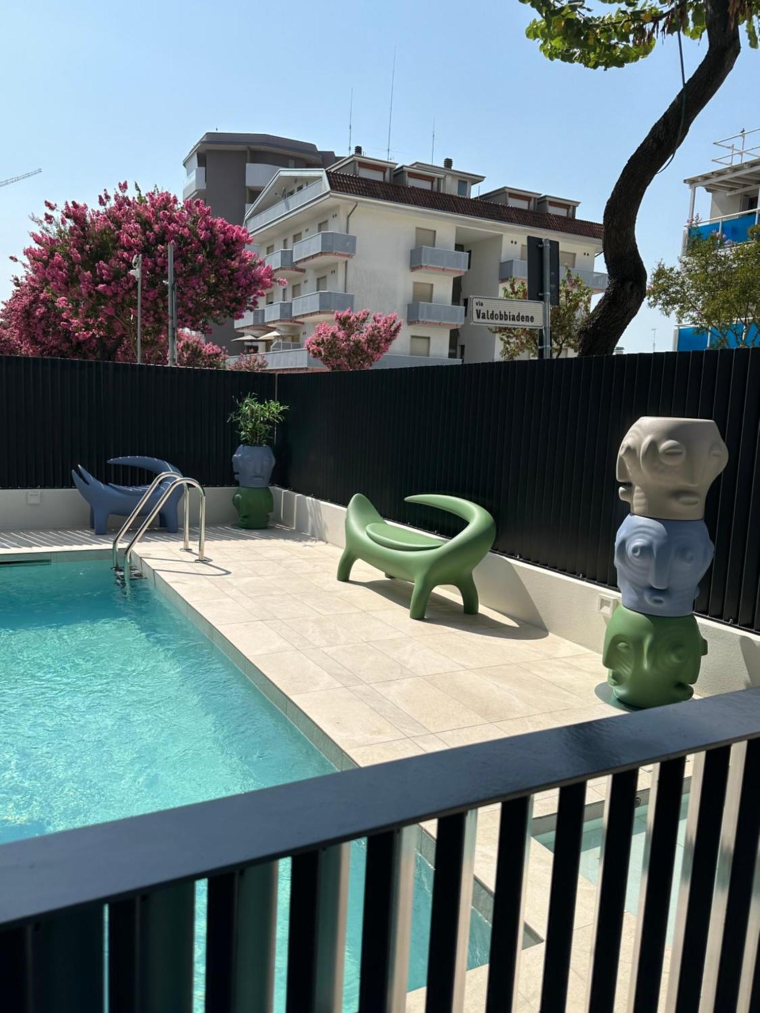 Beach Palace With Small Swimming Pool, Private Beach, Parking Jesolo Extérieur photo